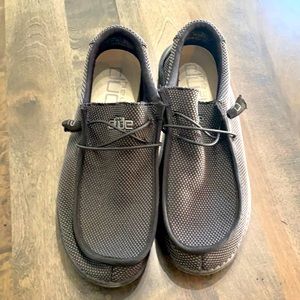 Hey Dudes men’s size 12 black slip on